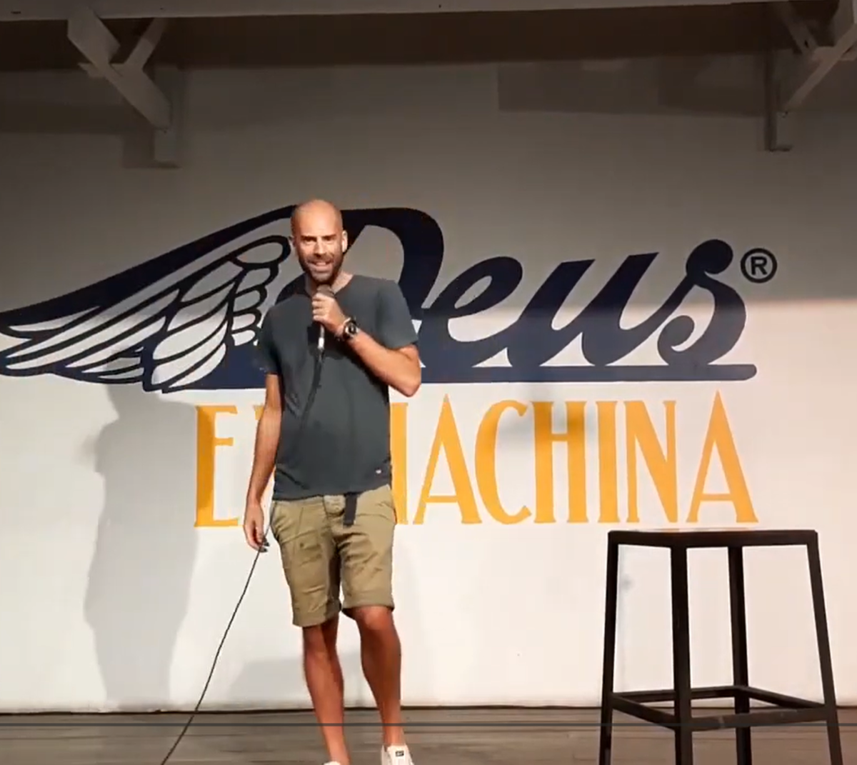 Deus Ex Machina, Bali. Open Mic Night. (Tales of living in Asia)