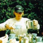 growler-serves-tea